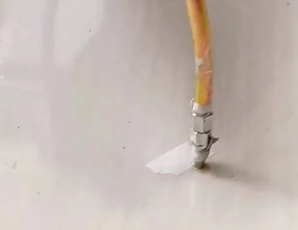 长武瓷砖空鼓维修公司专业解答在瓷砖铺贴过程中，如果使用的砂料过粗（如全部使用了粗砂），可能会导致以下问题
